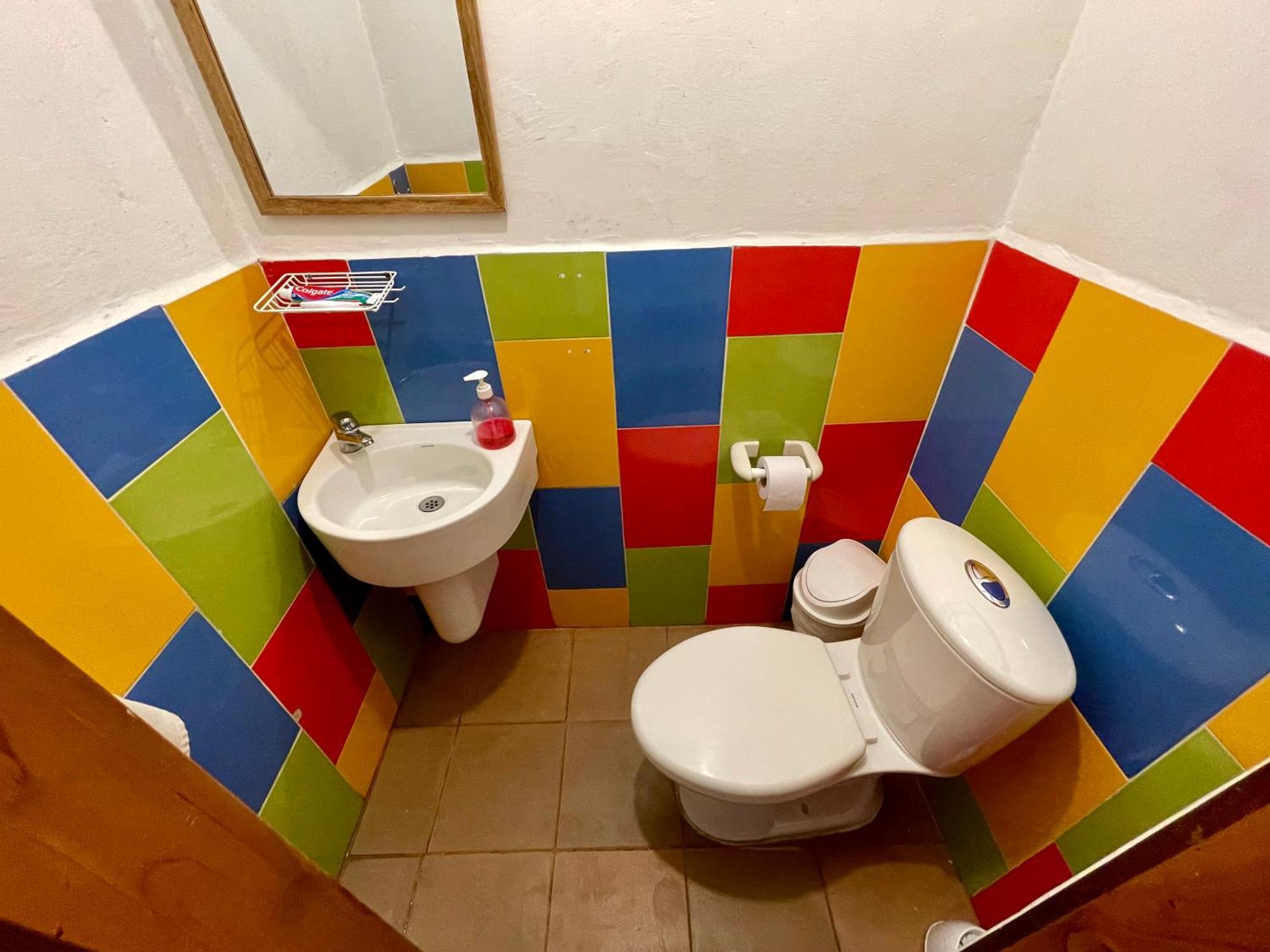 Hostal Tralala Саленто Экстерьер фото